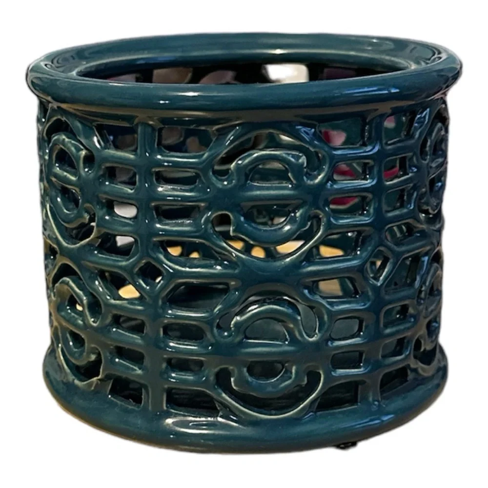 Pier 1 vase or candle holder decoration